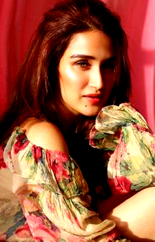 Sagarika Ghatge biography