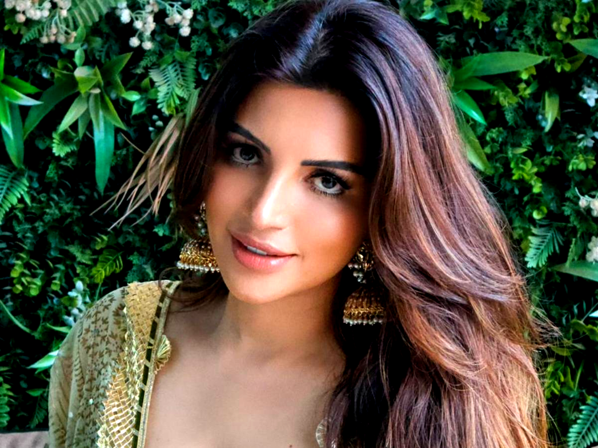 Shama Sikander biography