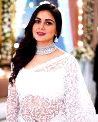 Shraddha Arya Biography